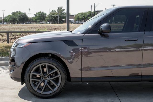 New 2026  Land Rover SE image 15