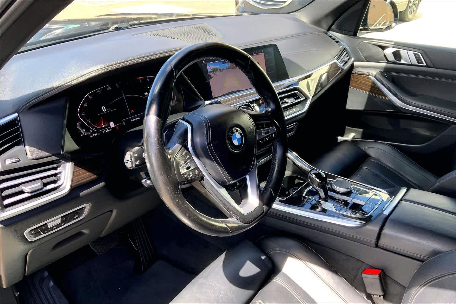 Used 2019 Black Sapphire Metallic BMW xDrive40i image 16