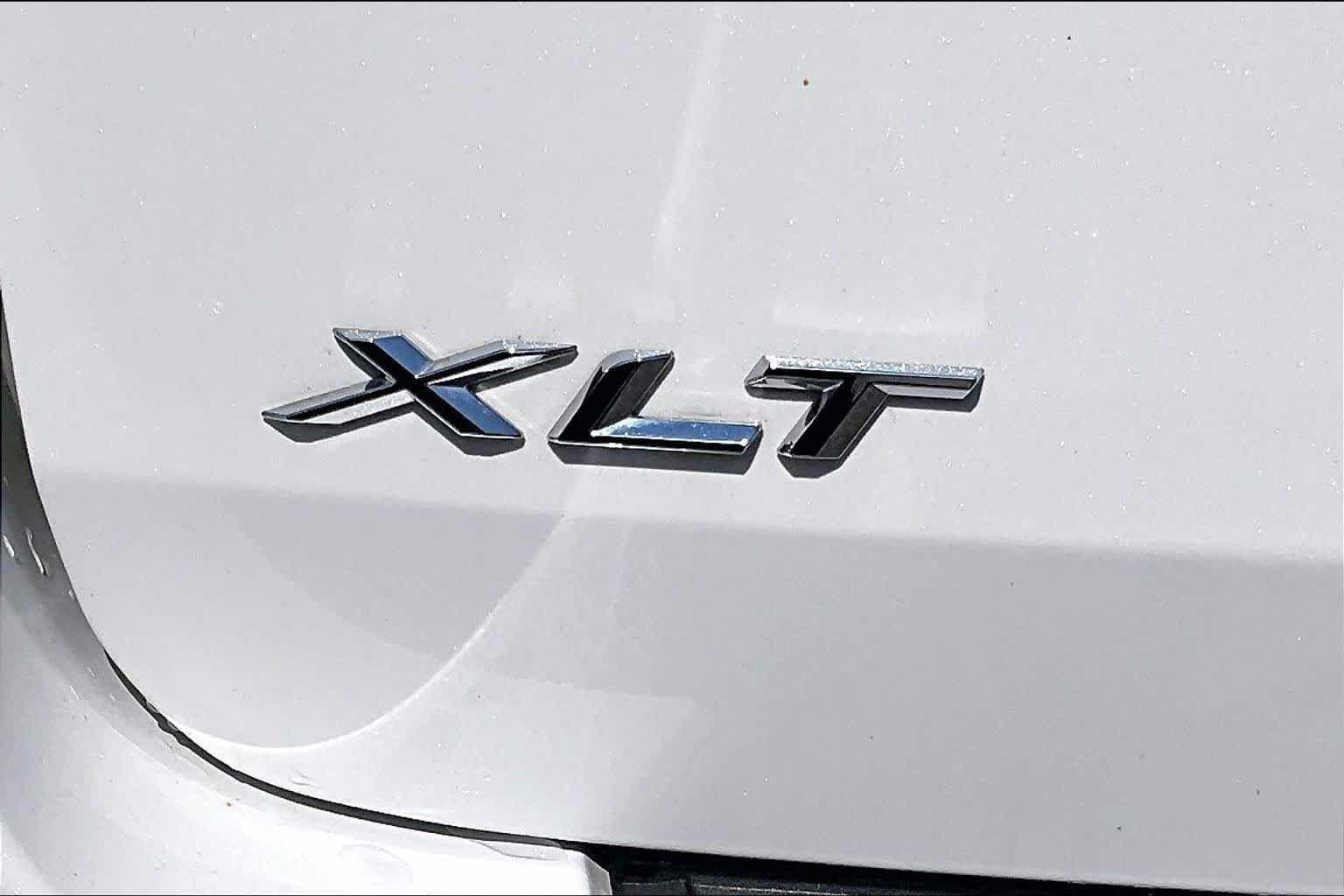 Used 2024 Star White Metallic Tri-Coat Ford XLT image 10