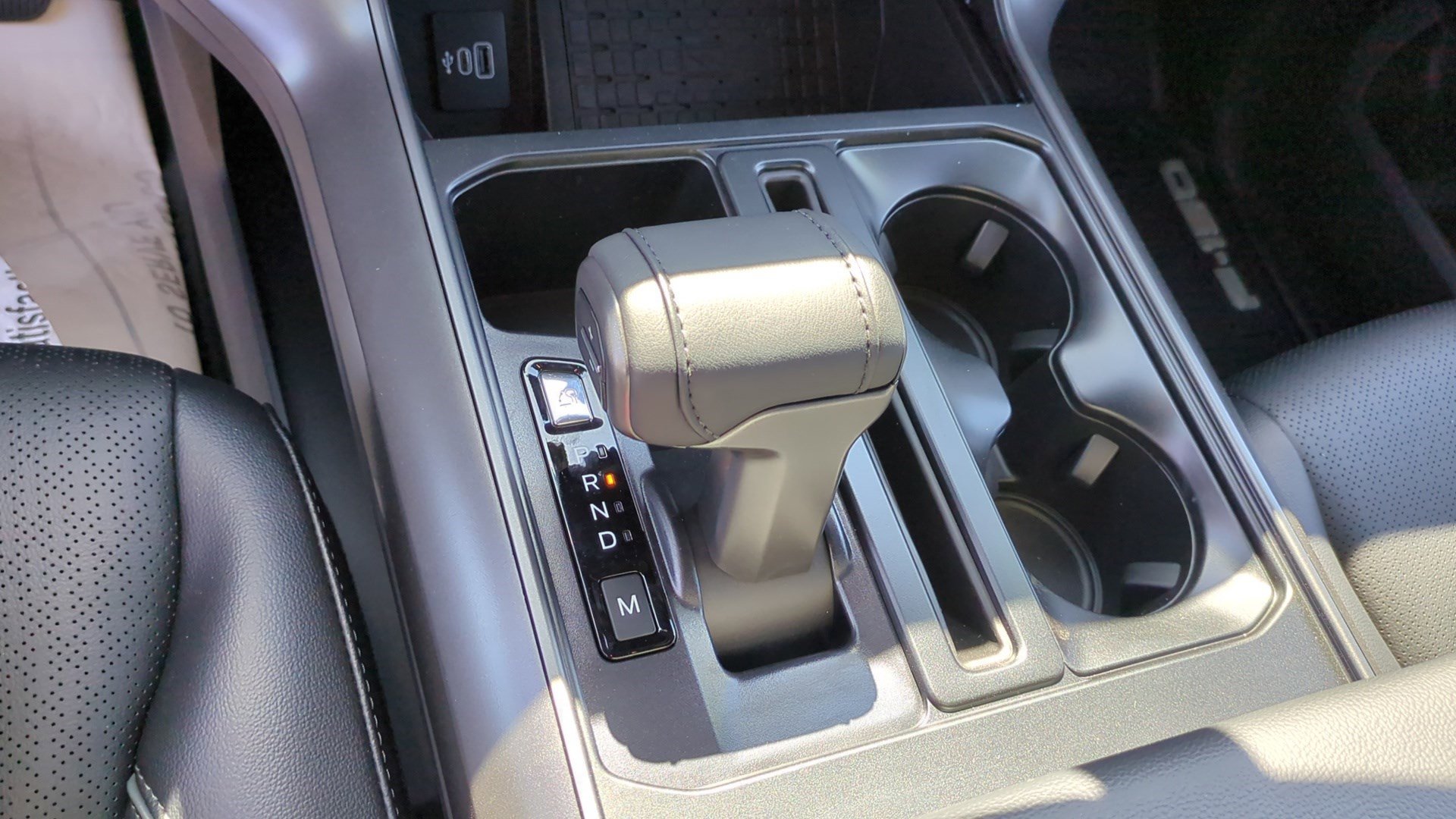 New 2026 Star White Metallic Tri-Coat Ford LARIAT image 13