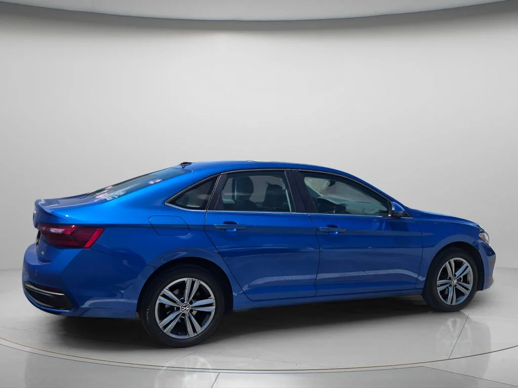 Certified Used 2023 Blue Volkswagen 1.5T SE image 4