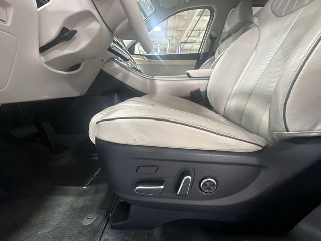 Used 2023 White Hyundai Limited image 18