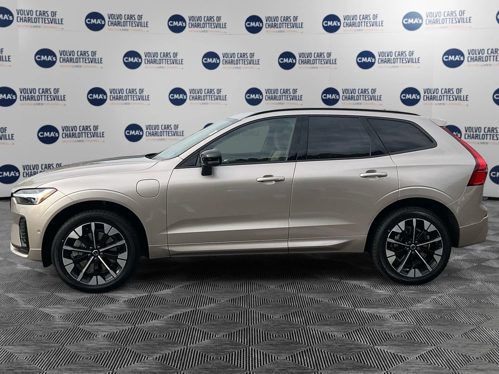 New 2026 Bright Dusk Metallic Volvo Plus image 2