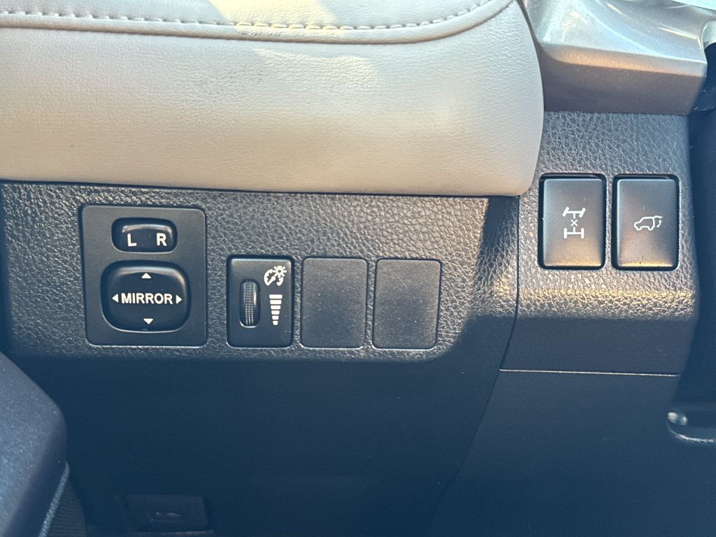 Used 2016 Blue Toyota XLE image 33