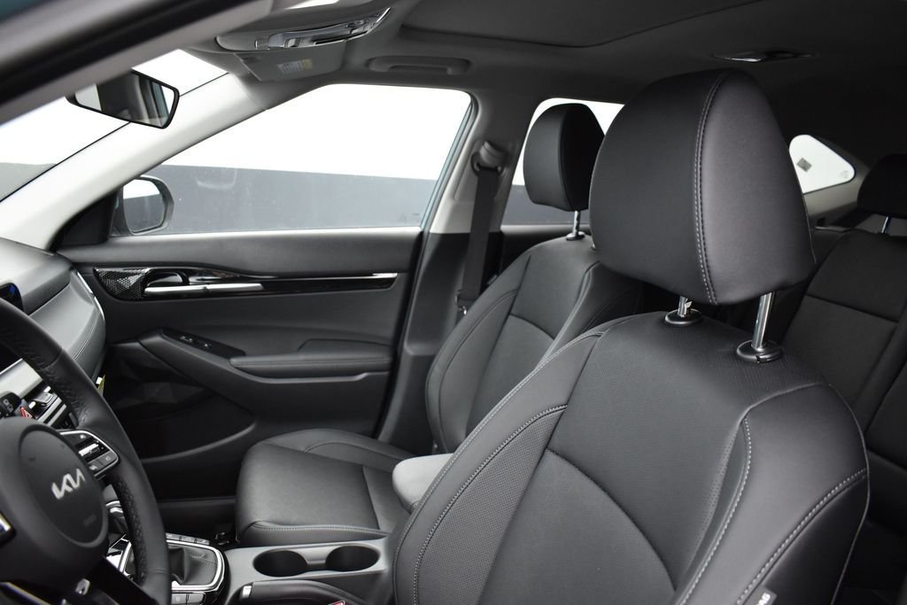 New 2026 Pluton Blue Kia EX image 9
