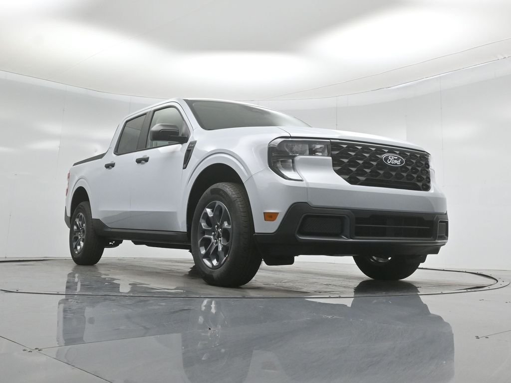 New 2026 Space White Metallic Ford XLT image 39