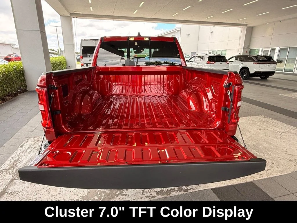 New 2026 Molten Red Pearl-Coat Exterior Paint RAM Big Horn/Lone Star image 38