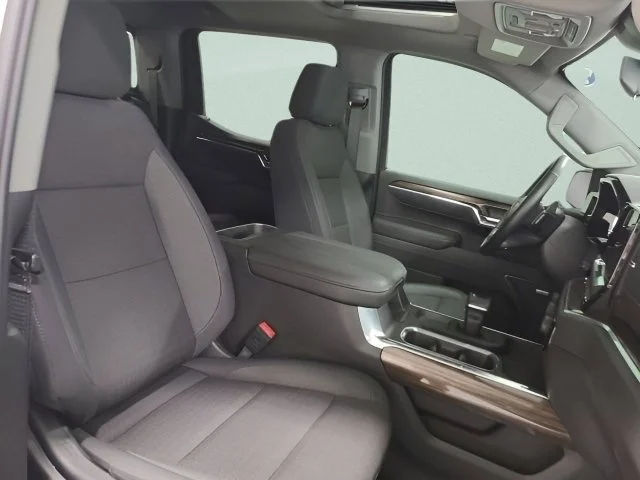 Used 2026 Summit White Chevrolet LT Trail Boss image 15