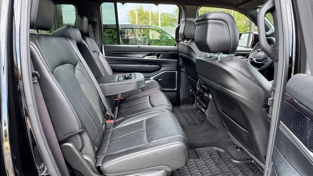 Used 2024 Diamond Black Crystal Pearlcoat Jeep Base image 20