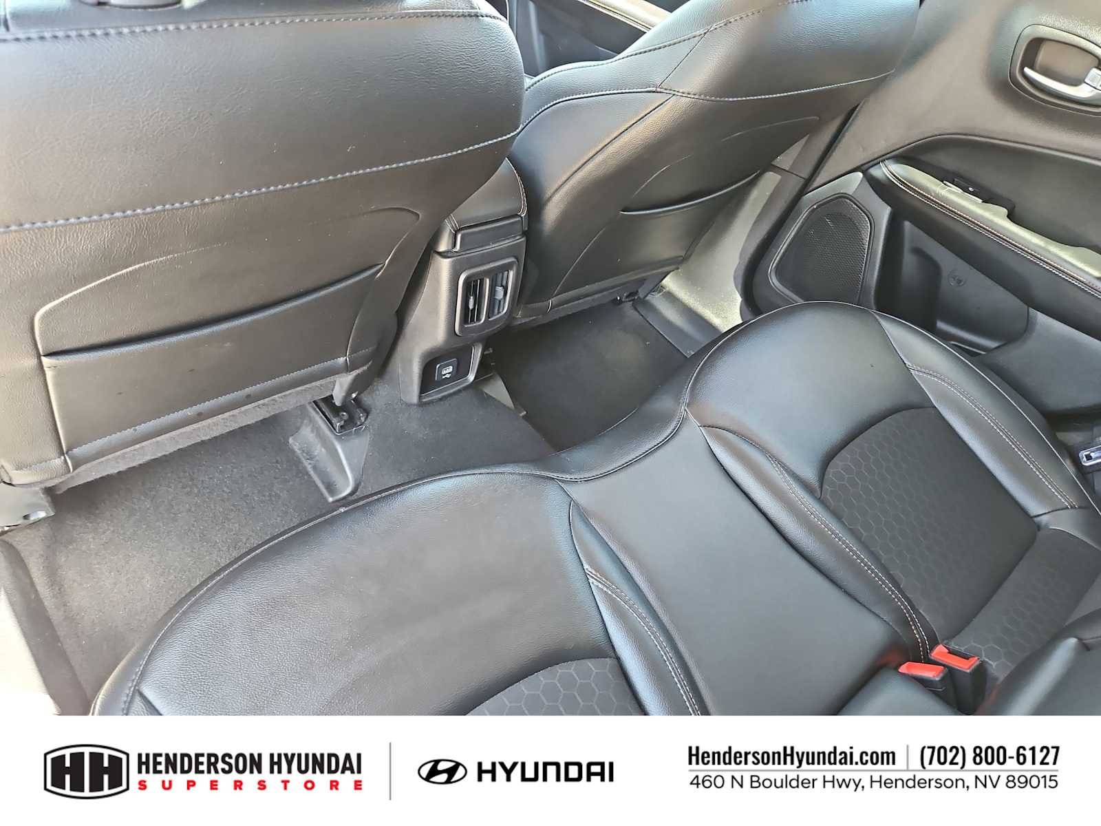 Used 2020 Laser Blue Pearlcoat Jeep Latitude image 18