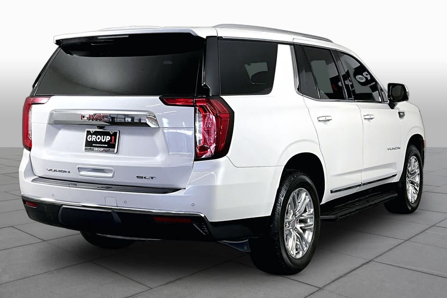 Used 2022 White Frost Tricoat GMC SLT image 13