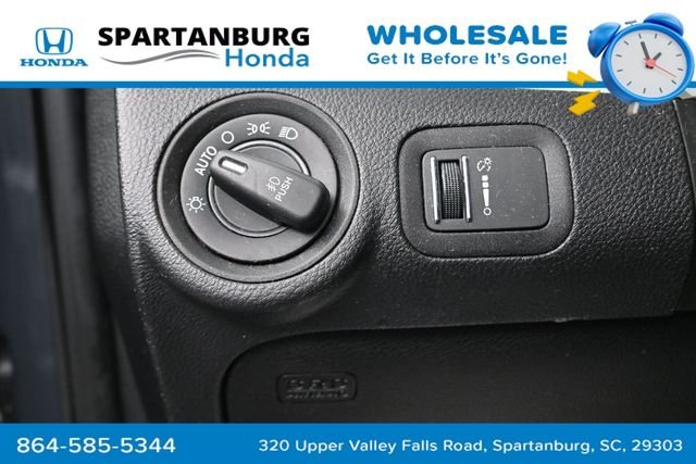 Used 2018 Gray Clearcoat Dodge SXT image 13