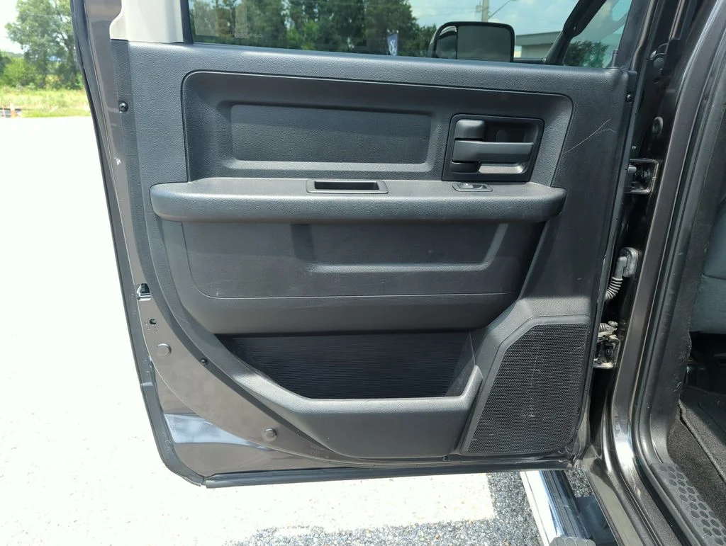 Used 2016 Gray Ram Tradesman image 27