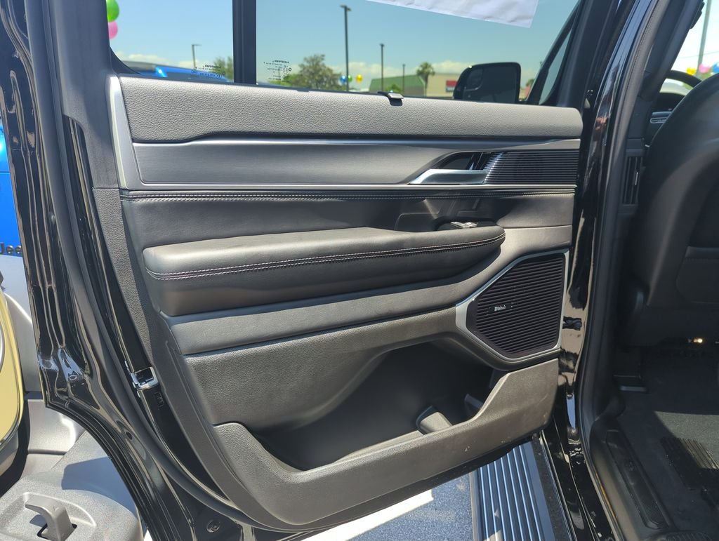 New 2026 High Gloss Black Exterior Paint Jeep Limited Reserve image 29