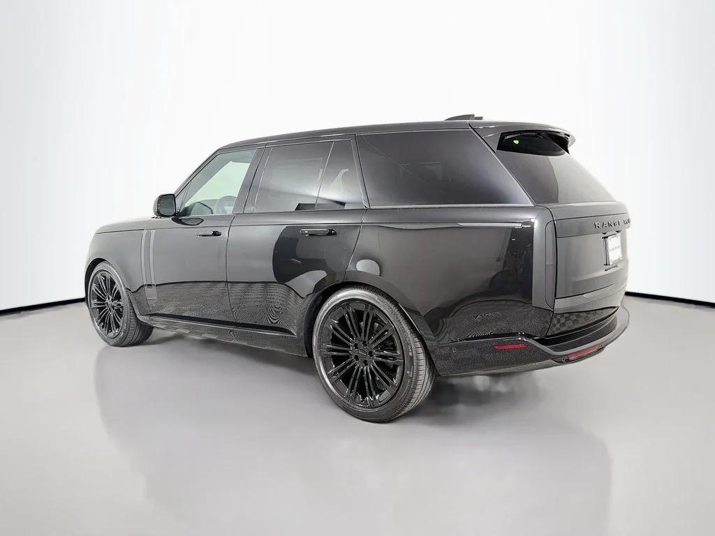 New 2026 Santorini Black Land Rover SE image 7