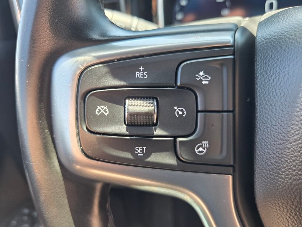 Used 2025 White Chevrolet LT image 28