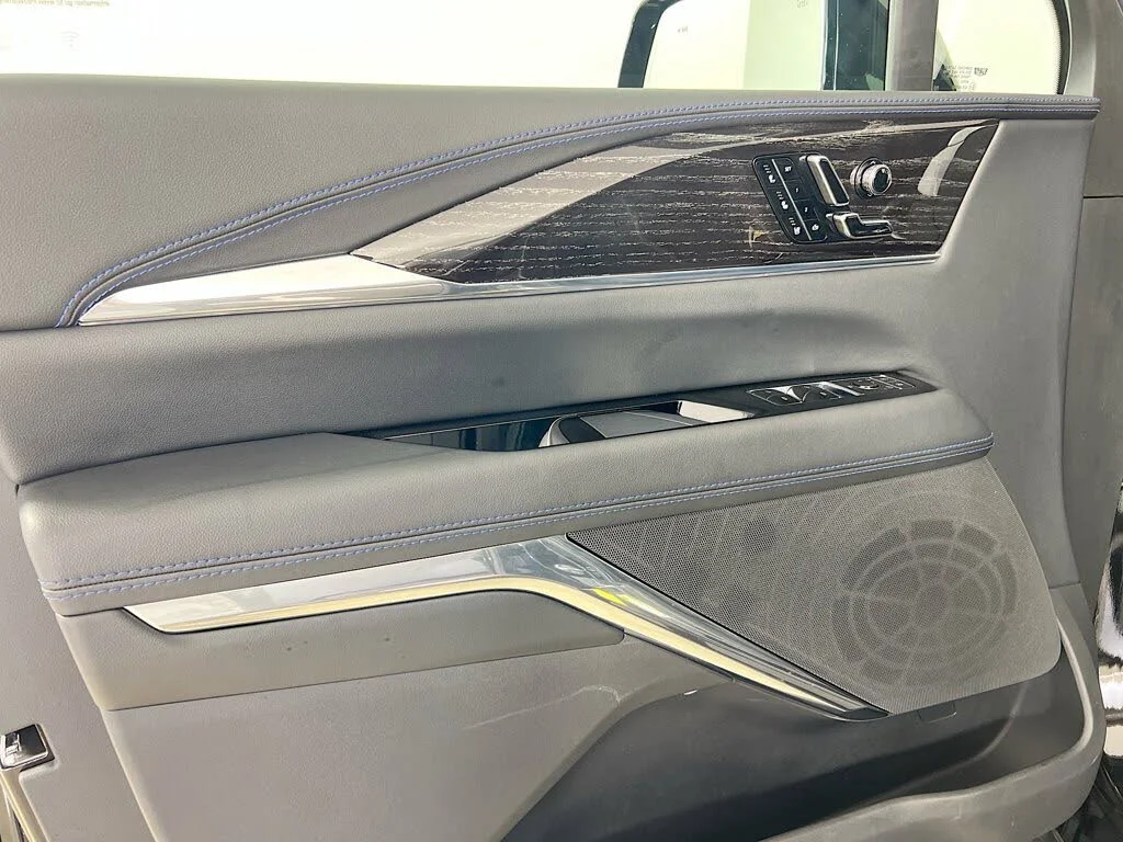 Used 2025 BLACK RAVEN Cadillac Sport 1 image 36