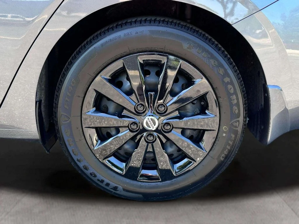 Certified Used 2025 Gun Metallic Nissan S image 29