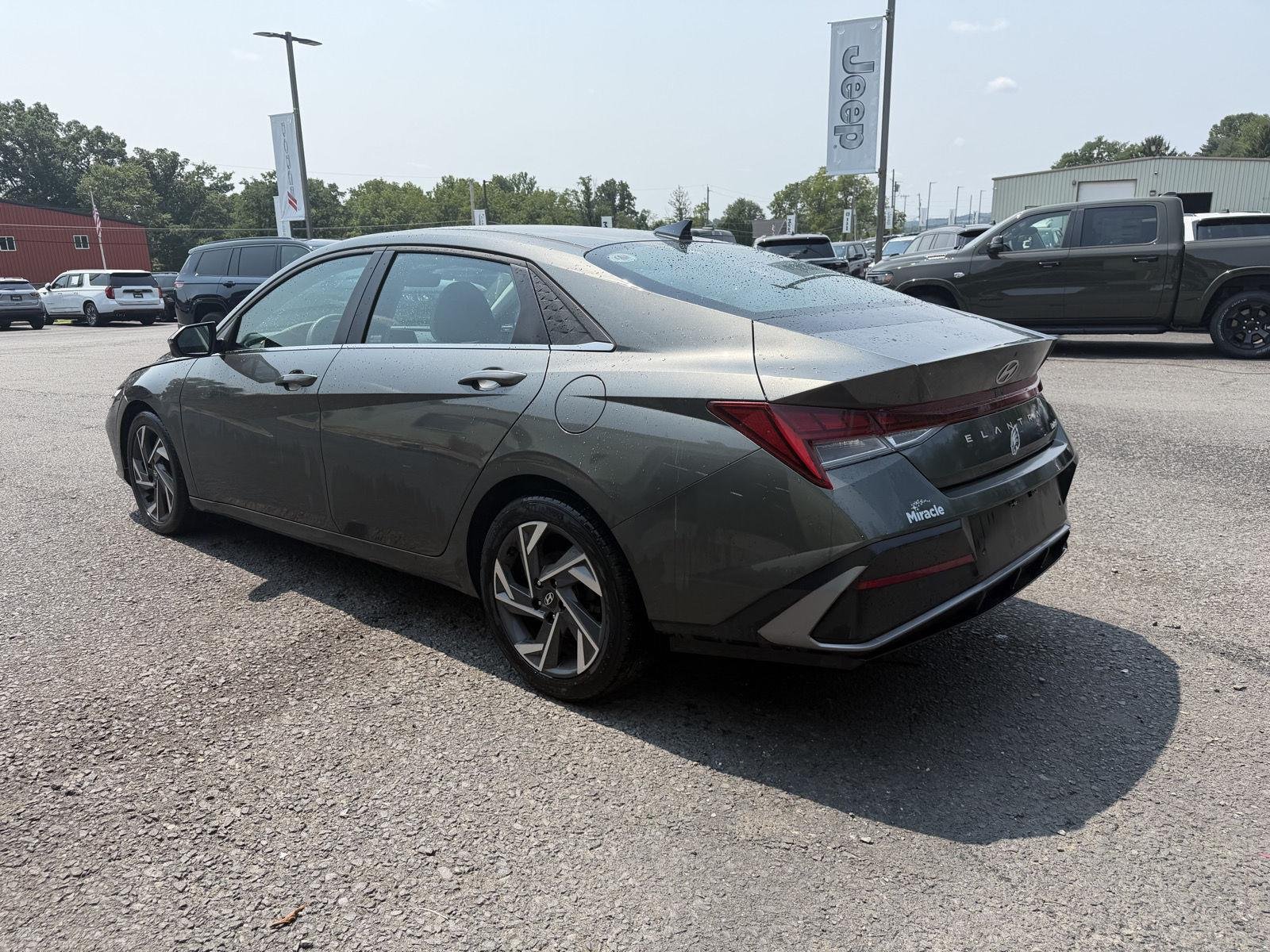 Used 2024 Amazon Gray Hyundai Limited image 6