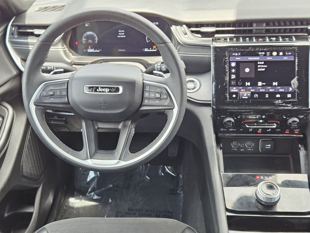 Used 2023 White Jeep Altitude image 25