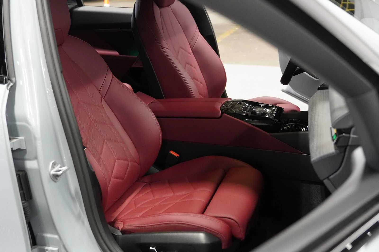2026 BMW 5 Series 530i - Photo 9