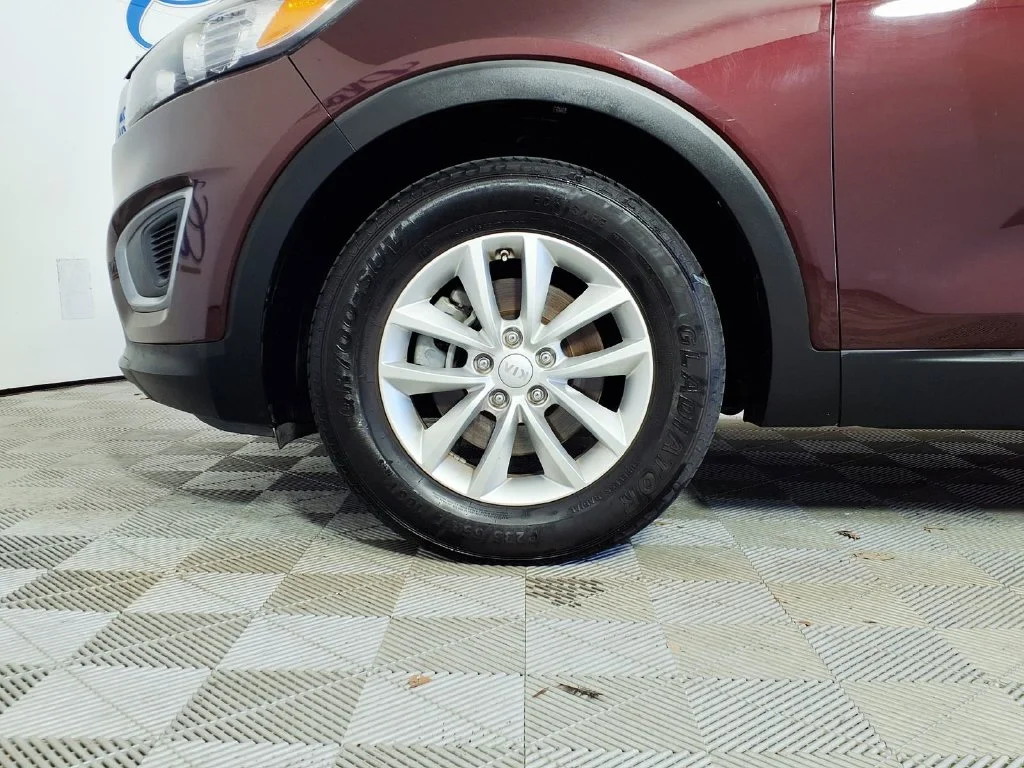 Used 2017 Purple Kia LX image 7