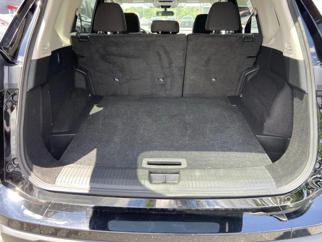 2025 Nissan Rogue SV - Photo 29