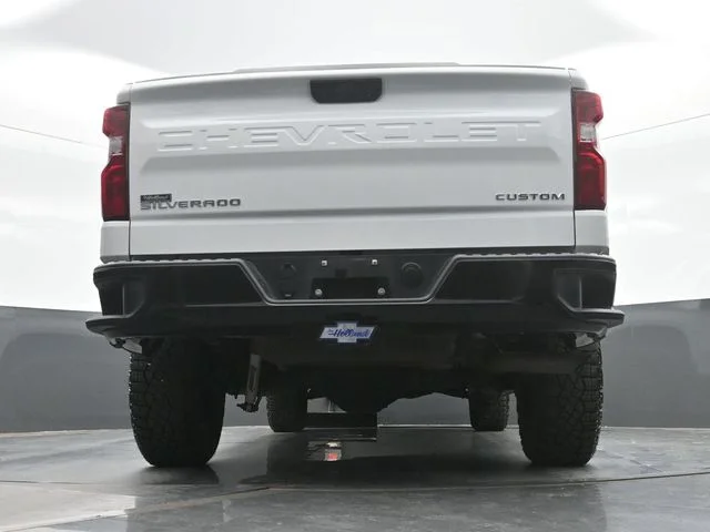 Used 2025 White Chevrolet Custom Trail Boss image 18
