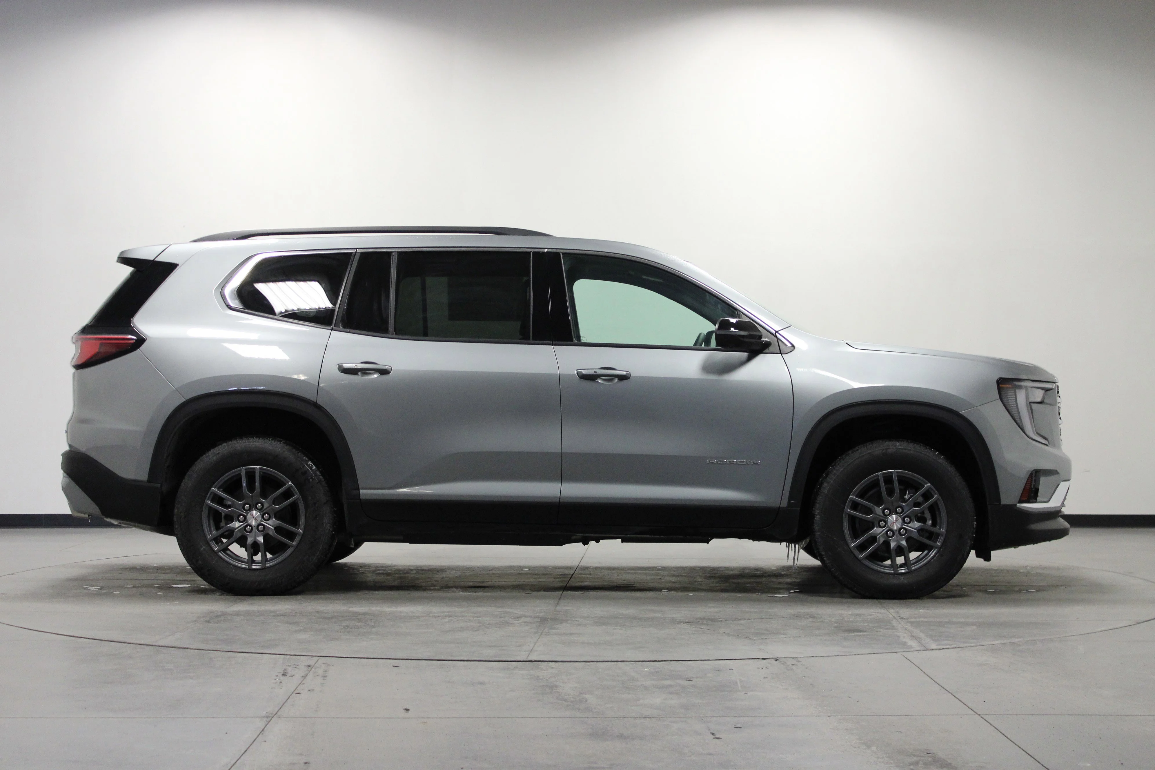 New 2025 Sterling Metallic GMC Elevation image 3