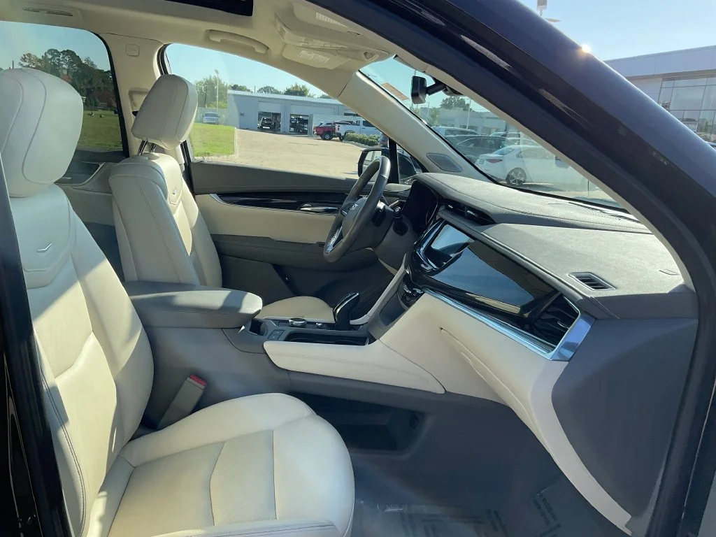 Used 2023 Black Cadillac Premium Luxury image 27