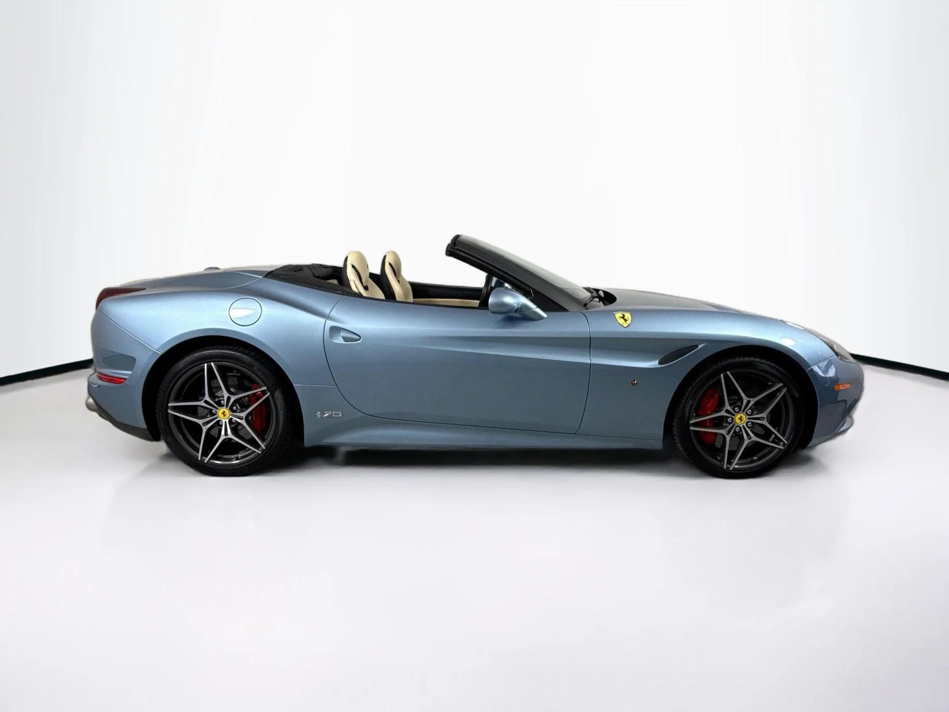 Certified Used 2017 Azzurro Metallic Ferrari T image 8