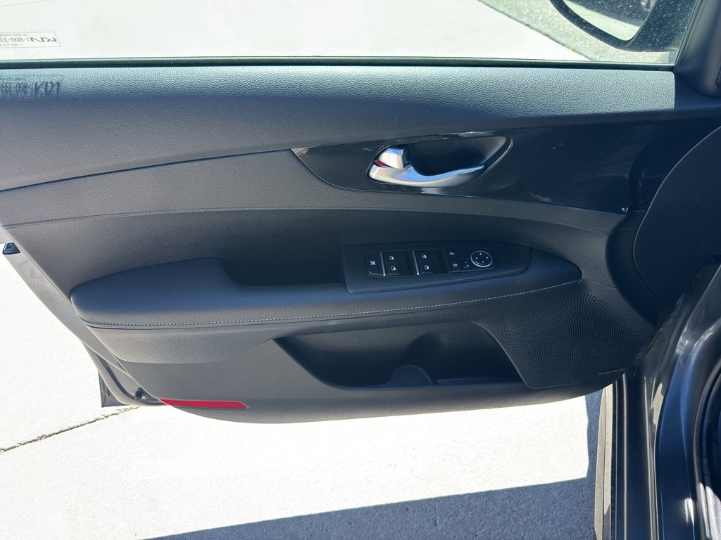 Used 2023 Gravity Gray Kia GT-Line image 17