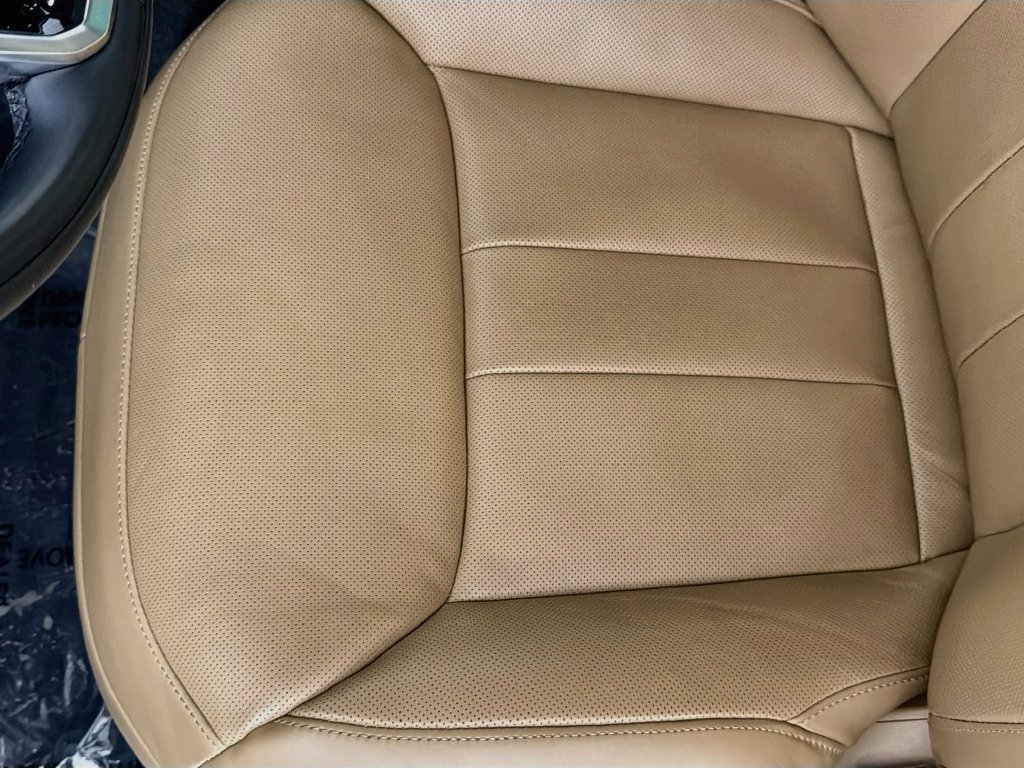 Certified Used 2024 Green Land Rover SE image 20