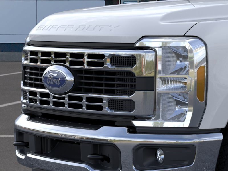 New 2026 Oxford White Ford XLT image 18