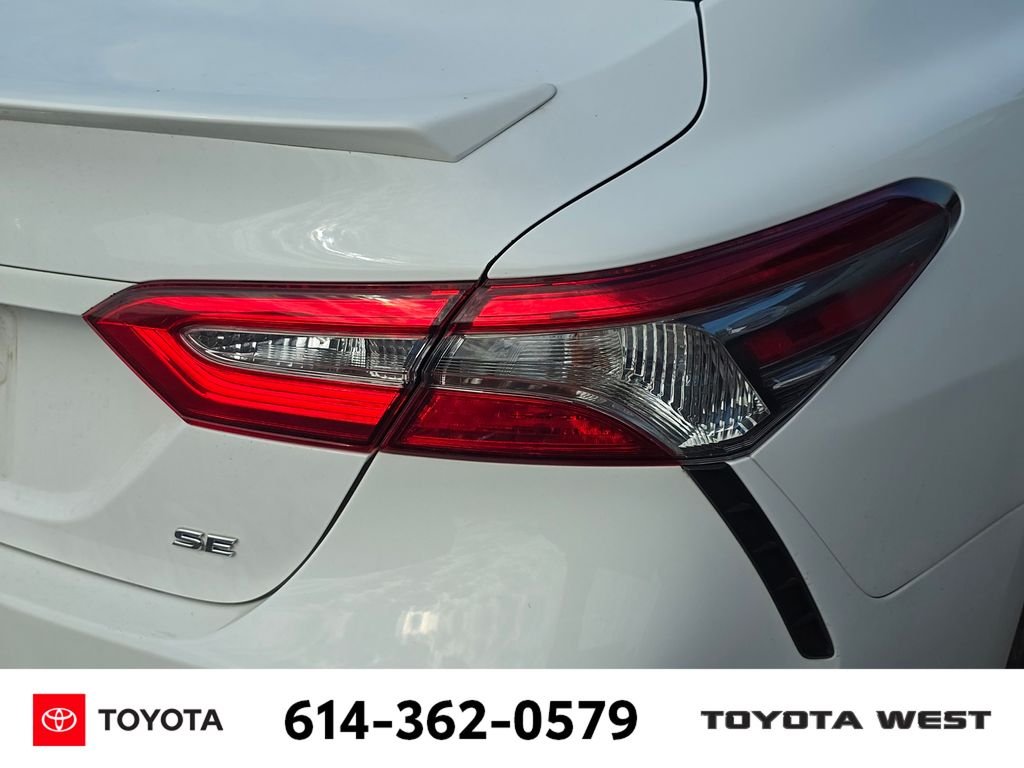 Used 2018 White Toyota SE image 9