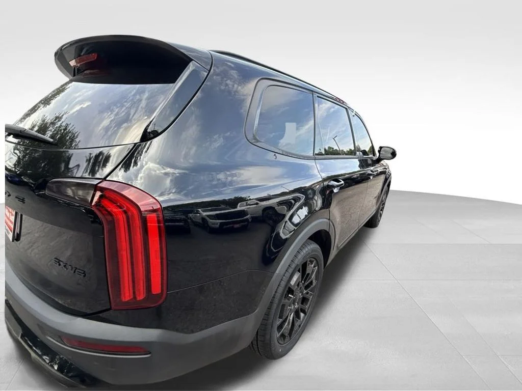 Used 2021 Black Kia SX image 8