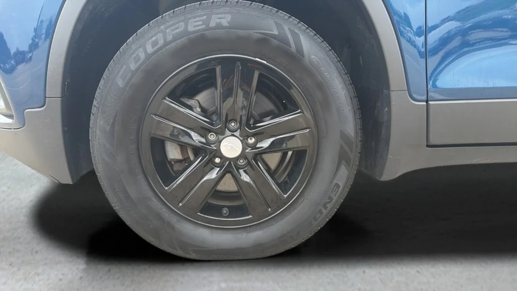 Used 2020 Pacific Blue Metallic Chevrolet LT image 22
