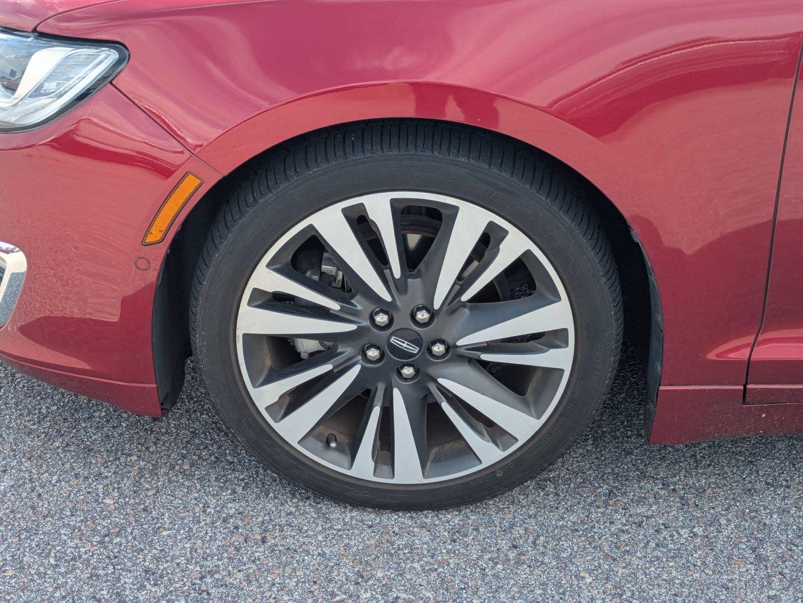 Used 2018 Ruby Red Metallic Tinted Clearcoat Lincoln Reserve image 8