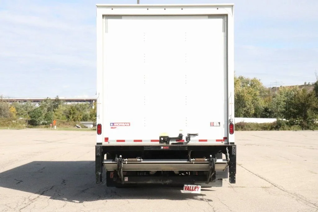 2023 Chevrolet Silverado 5500XD - Photo 8