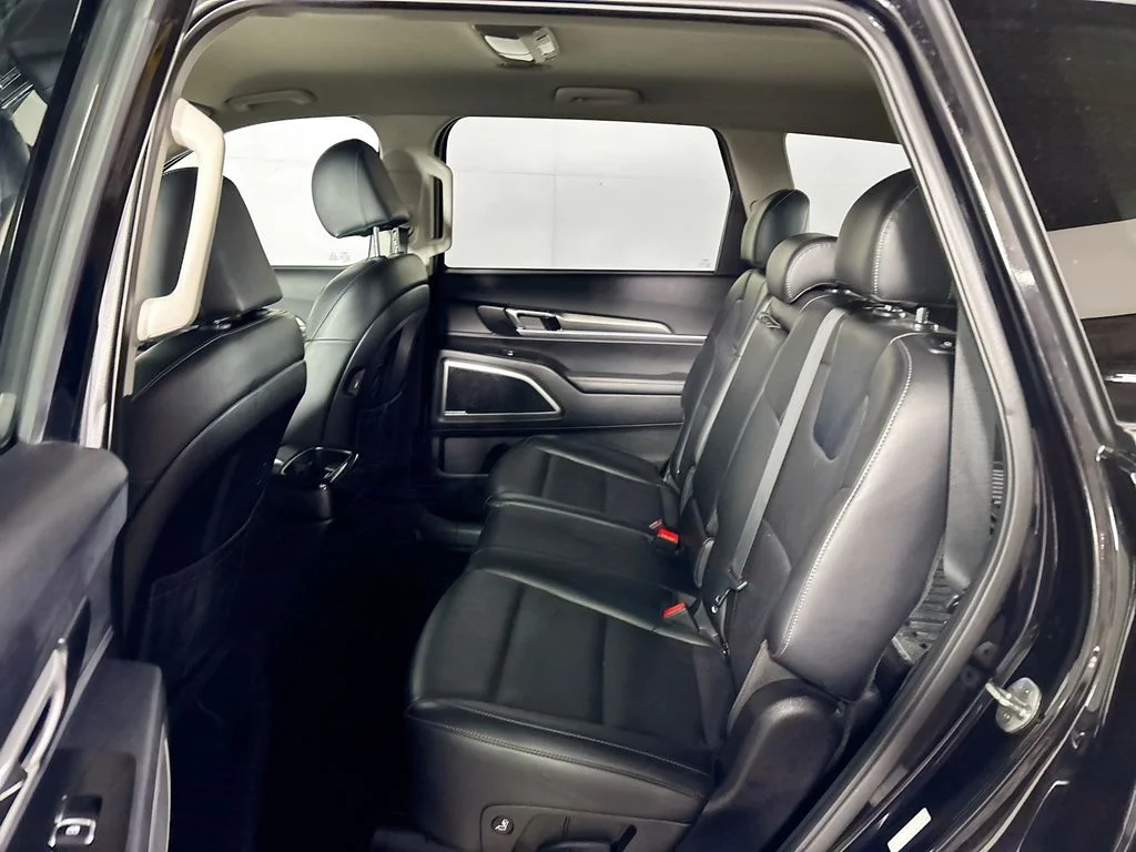 Certified Used 2022 Black Kia LX image 20