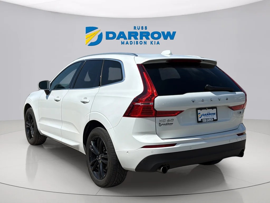 Used 2019 Crystal White Pearl Volvo T5 Momentum image 3
