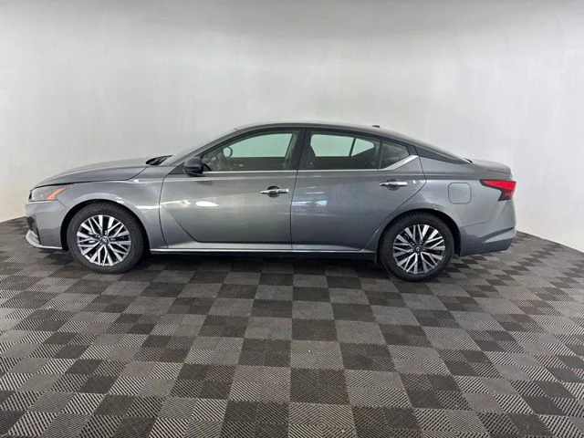 Used 2025 Gray Nissan 2.5 SV image 9