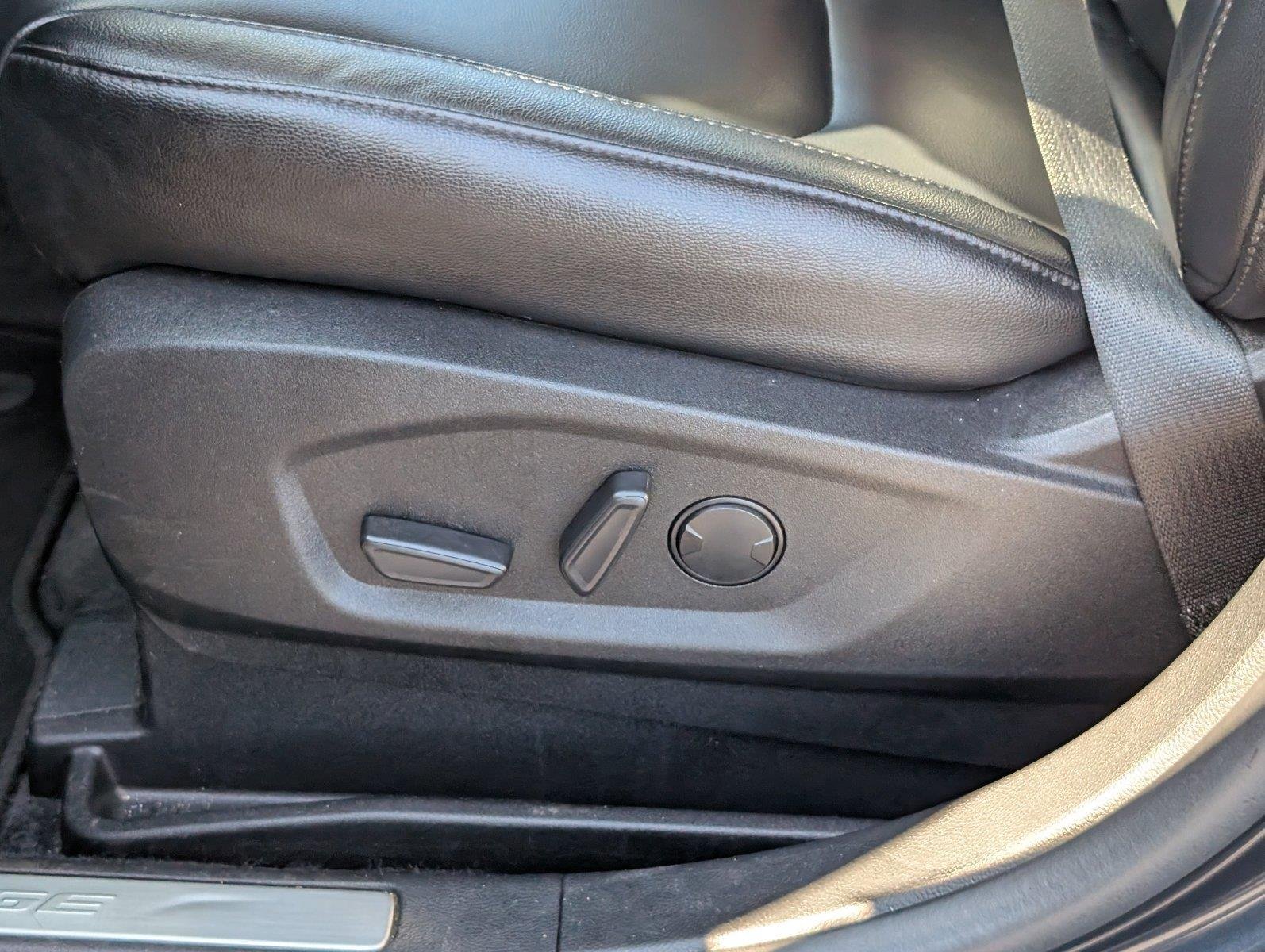 Used 2024 Stone Blue Ford Titanium image 18