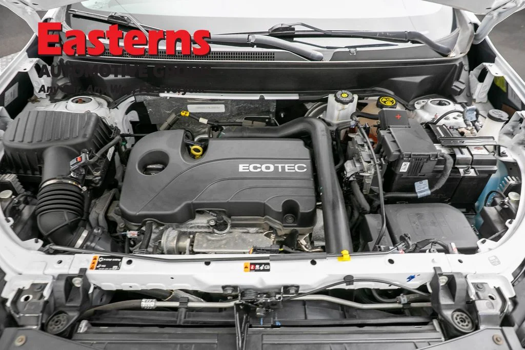 Used 2022 White Chevrolet LT image 7