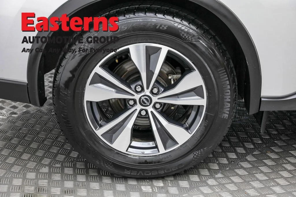 Used 2023 Silver Nissan SV image 28