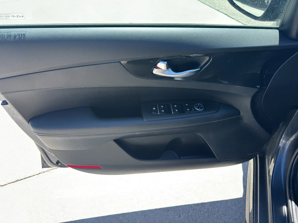 Used 2023 Gravity Gray Kia GT-Line image 17