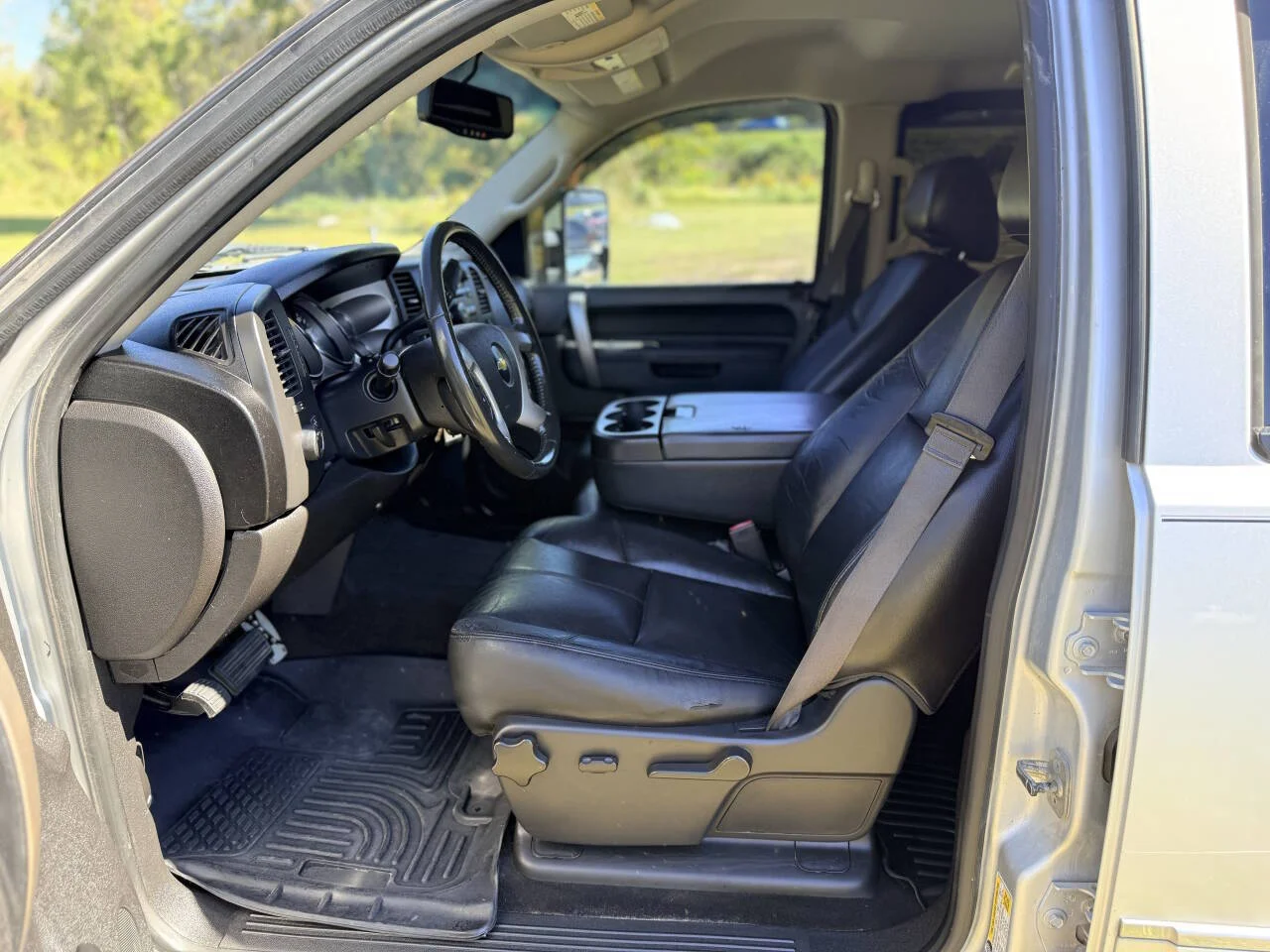Used 2013 Silver Chevrolet LT 4x4 4dr Crew Cab 5.8 ft. SB image 14