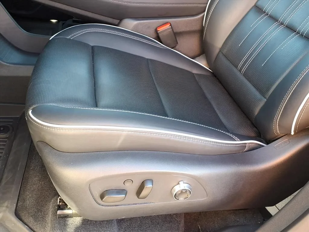 Used 2025 Moonstone Gray Metallic Buick Avenir image 4