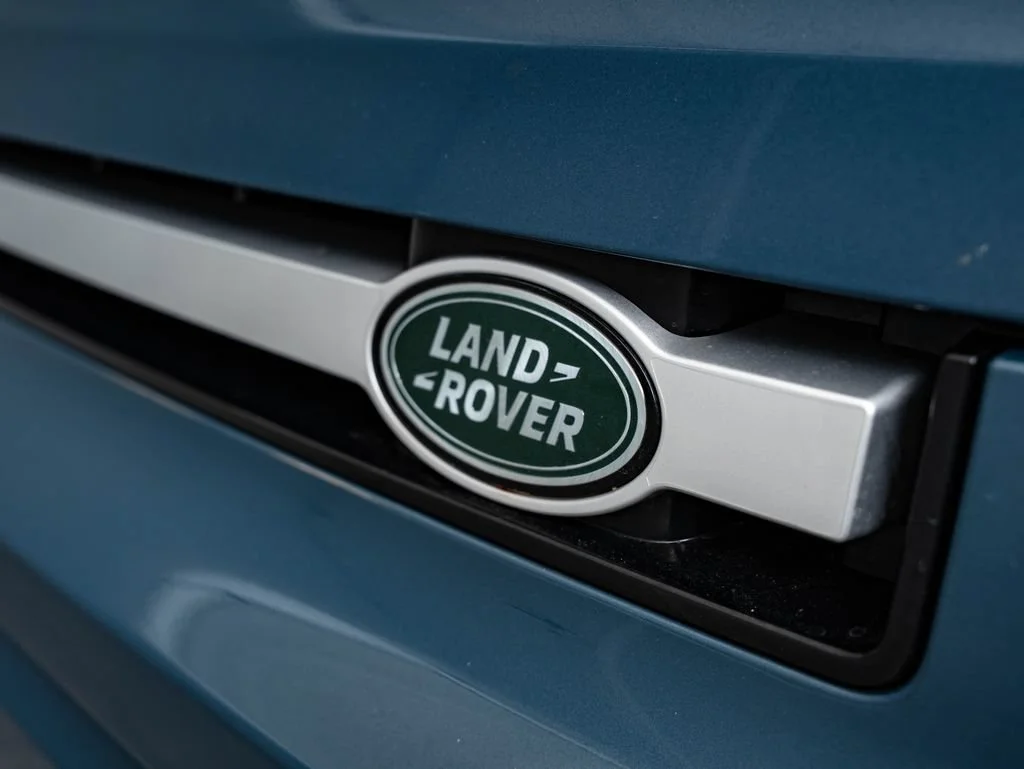 Used 2024 Tasman Blue Metallic Land Rover S image 3