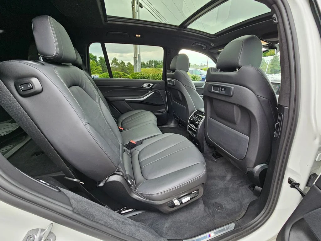 Certified Used 2022 Alpine White BMW xDrive40i image 21